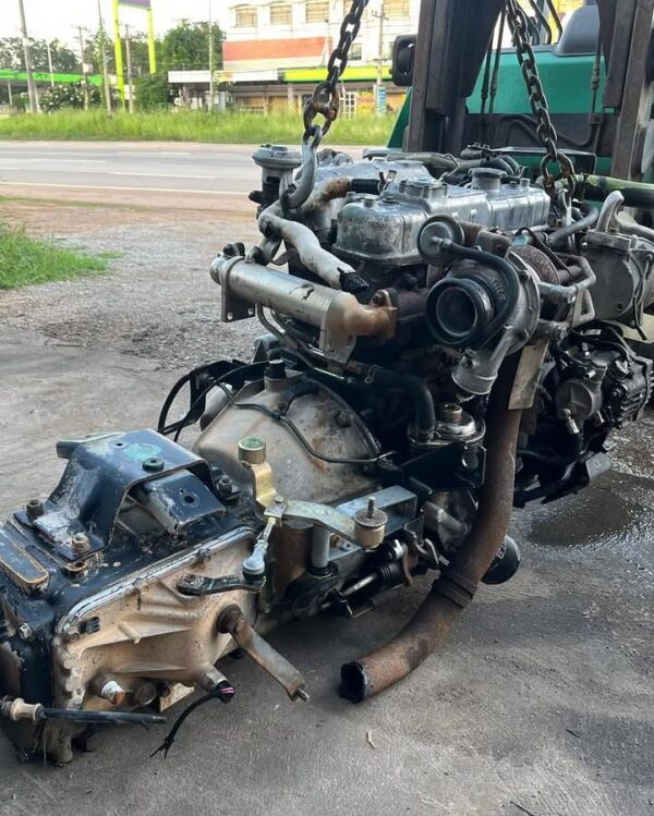 Isuzu 4HK1 Turbo Complete with gear - Image 4
