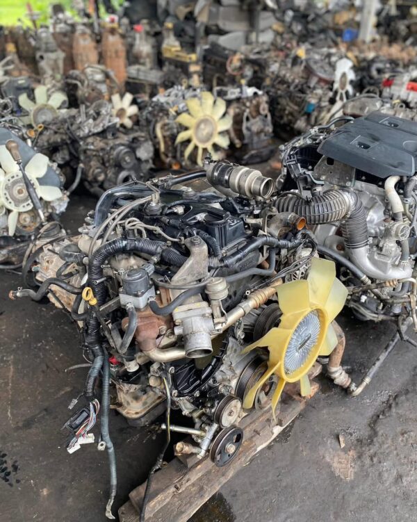 Nissan D40 YD25DDTi - Image 4