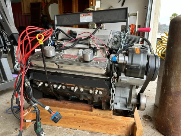 CHEVROLET RAM-JET 350 CRATE ENGINE WITH ACCESSORIES – USED 7,000 MILES