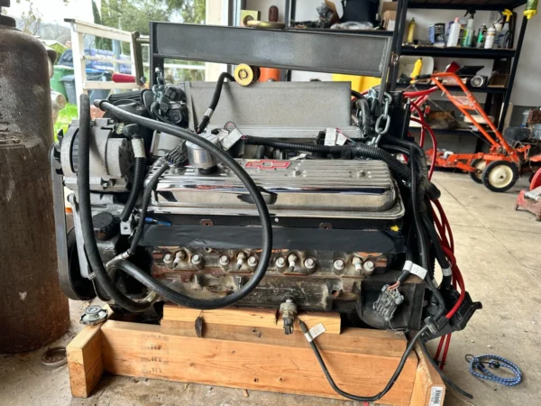 CHEVROLET RAM-JET 350 CRATE ENGINE WITH ACCESSORIES – USED 7,000 MILES - Image 4
