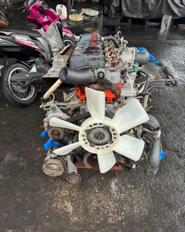 Isuzus 6HE1 engine