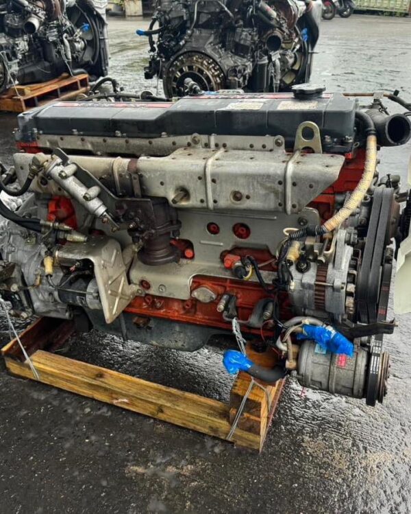 Isuzus 6HE1 engine - Image 3