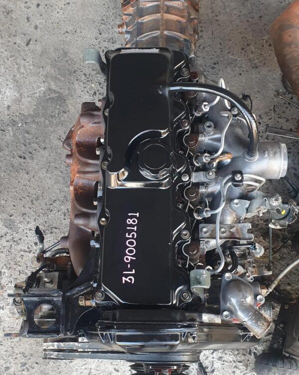 Toyota Hilux 3L Manual transmission - Image 2